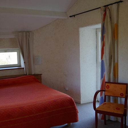 Gites Du Manoir De Goandour Крозон Номер фото